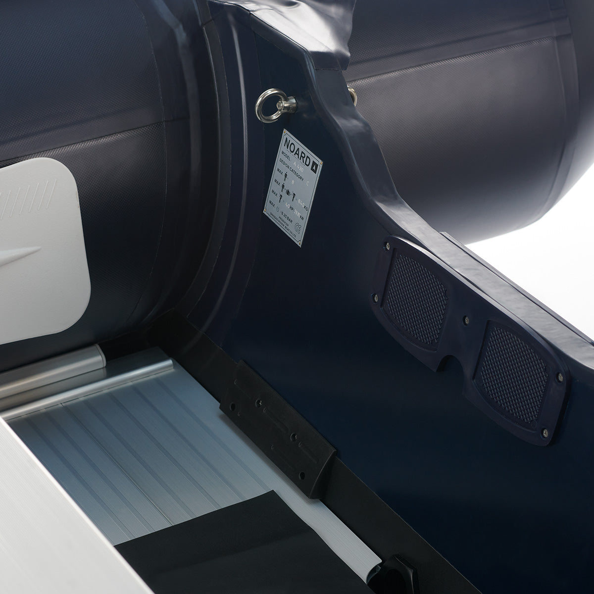 Detailaufnahme von dem Robusten Aluminiumboden. 