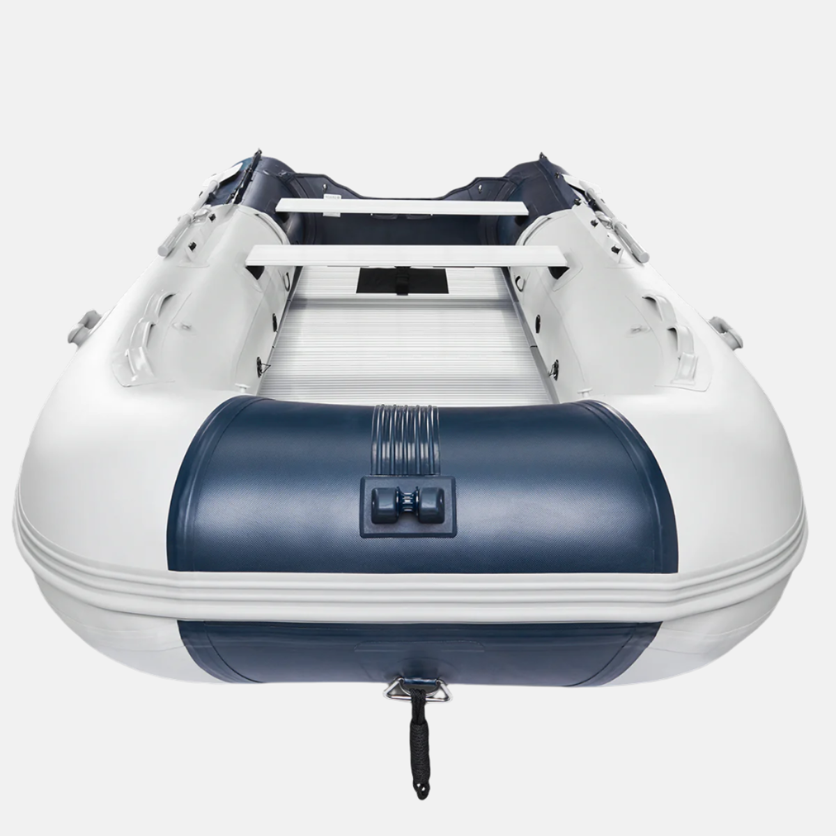 Vorderansicht des Noard-Schlauchboots. 